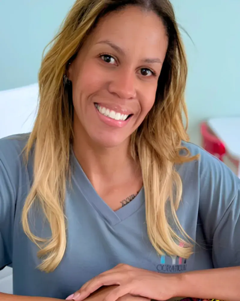 Foto de Jéssica Zeminian, Pedagoga Especialista em Aprendizagem na Clínica Coraticum